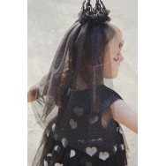 Halovīna princeses kronis, BLACK