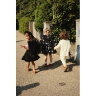 Halovīna raganas apmetnis, BLACK