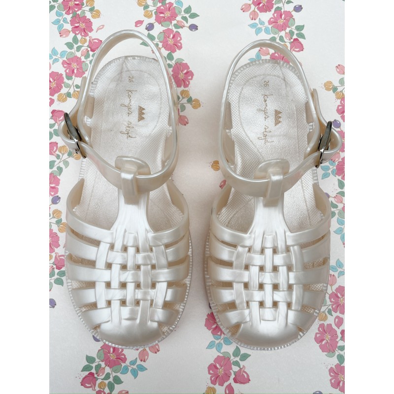 Svētku sandales, PEARL